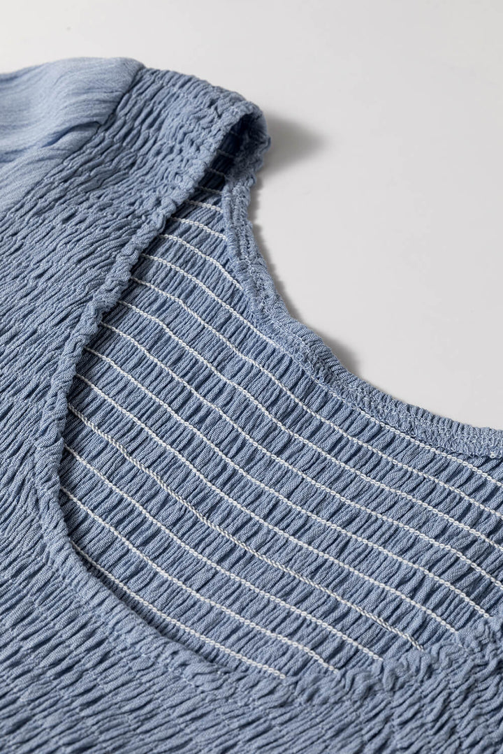 Robe courte à manches longues et col en V smocké à volants Ashleigh Blue