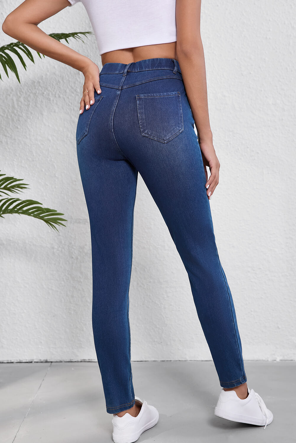 Jean décontracté Ashleigh Blue à poches multiples, coupe droite, en maille extensible délavée