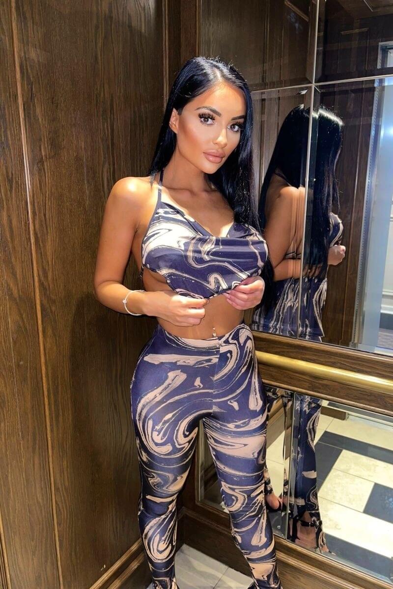 Haut court et legging à motif marbré noir et beige avec mouchoir